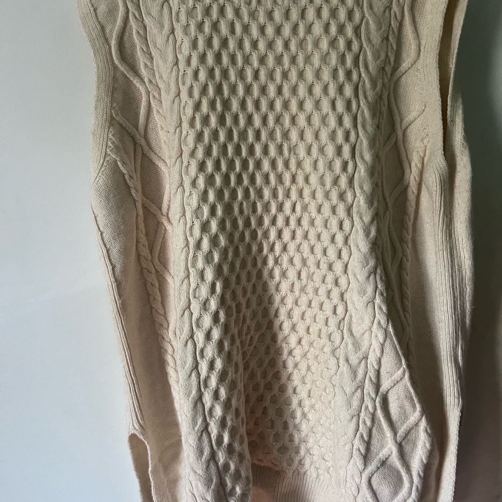 H&M Cream V-Neck Cable Knit Sweater
